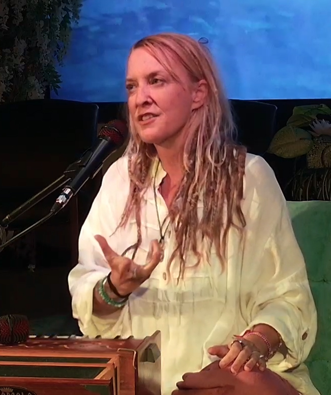 Larisa Stow live at humankind