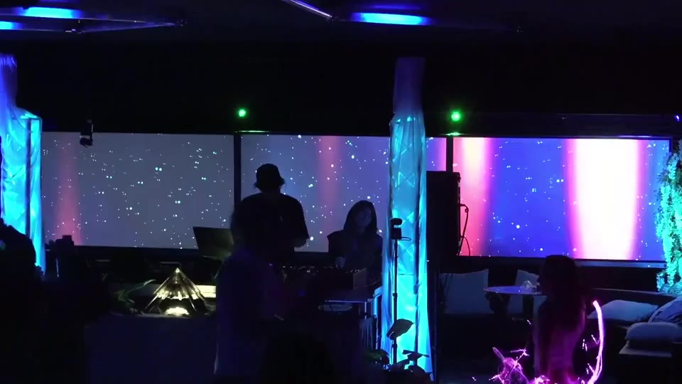 Star-field visuals during the deeper, downtempo stretch of the set